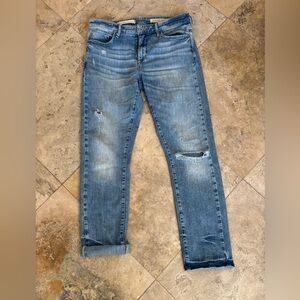 Super cute pilcro distressed jeans